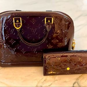 Authentic Louis Vuitton - Alma PM Bag and matching wallet, like brand new!